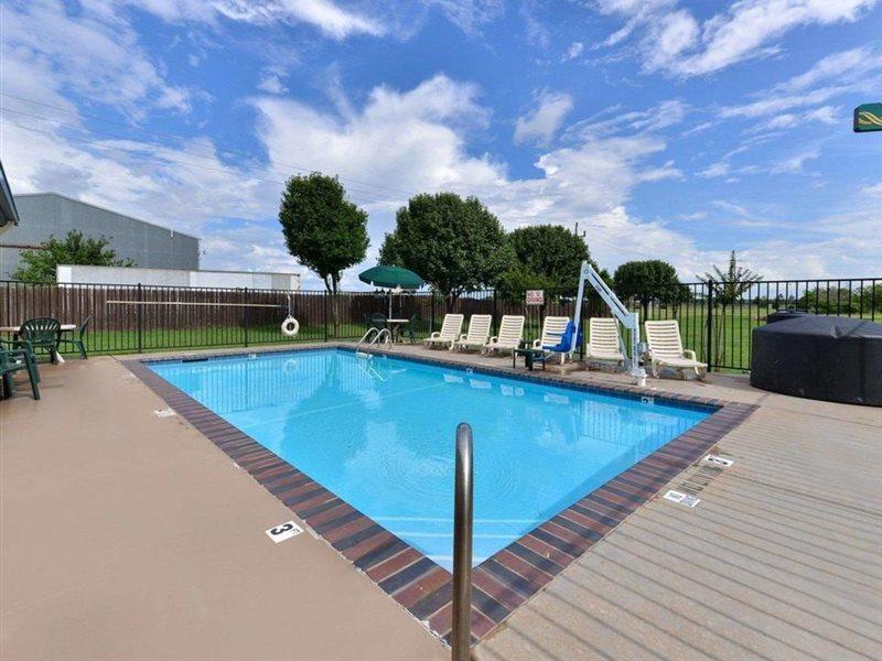 Quality Inn & Suites Wichita Falls I-44 Esterno foto