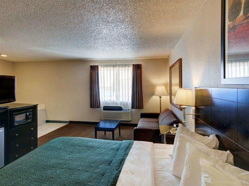 Quality Inn & Suites Wichita Falls I-44 Esterno foto