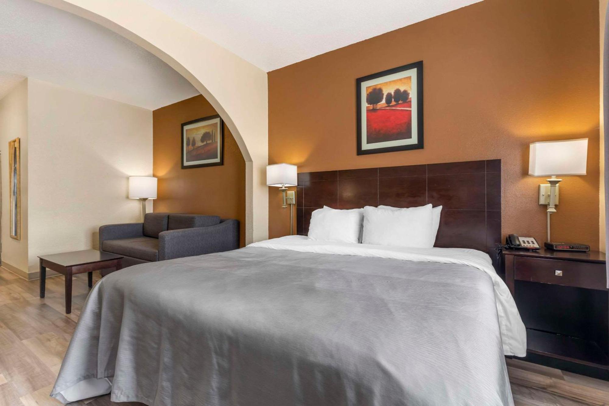 Quality Inn & Suites Wichita Falls I-44 Esterno foto