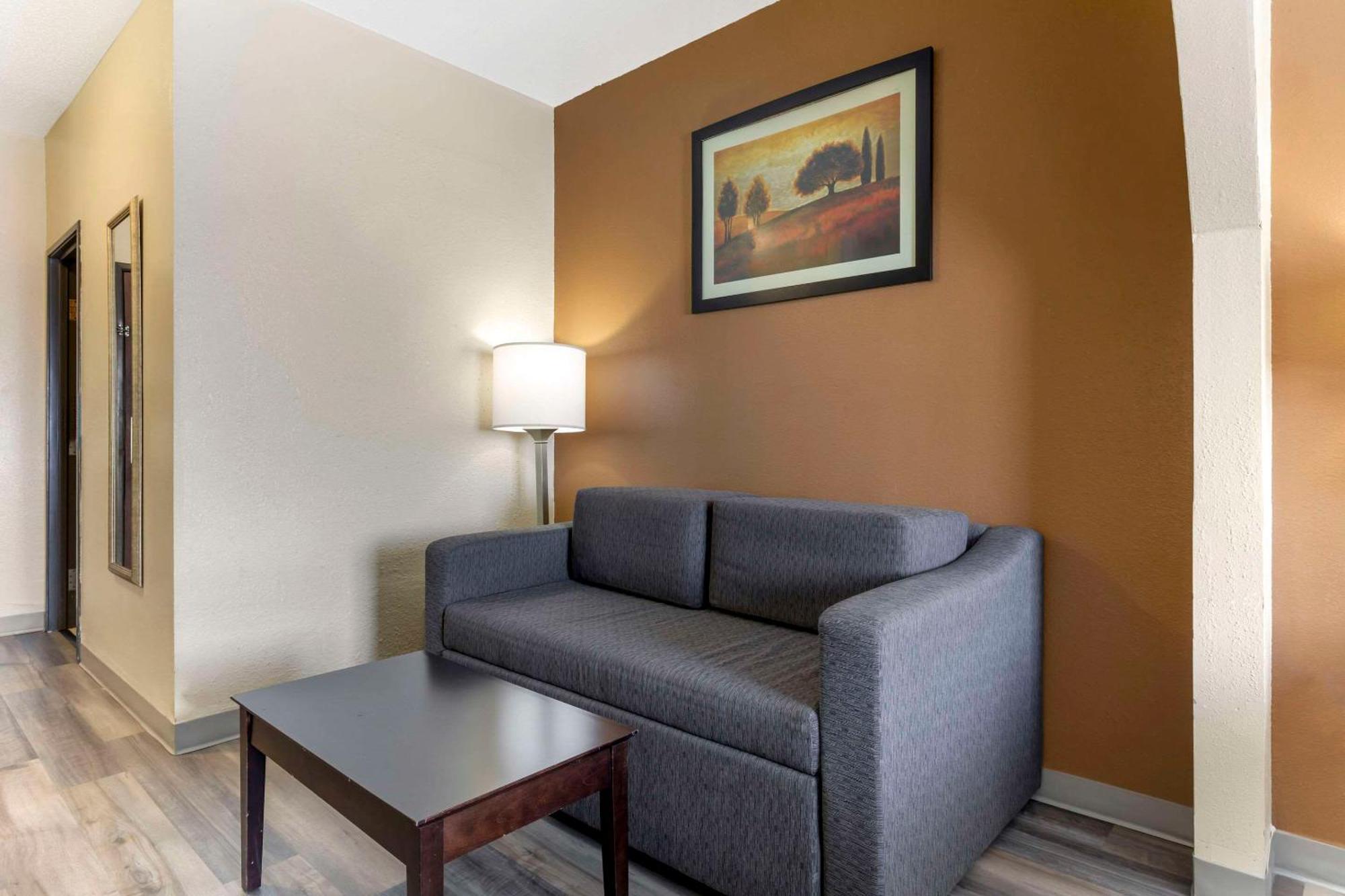 Quality Inn & Suites Wichita Falls I-44 Esterno foto
