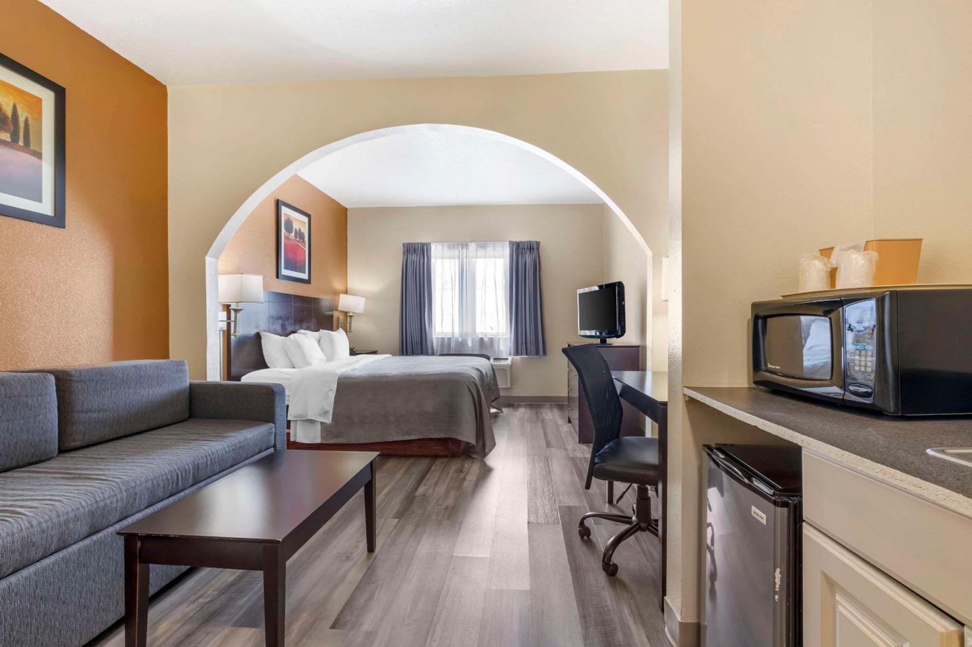 Quality Inn & Suites Wichita Falls I-44 Esterno foto
