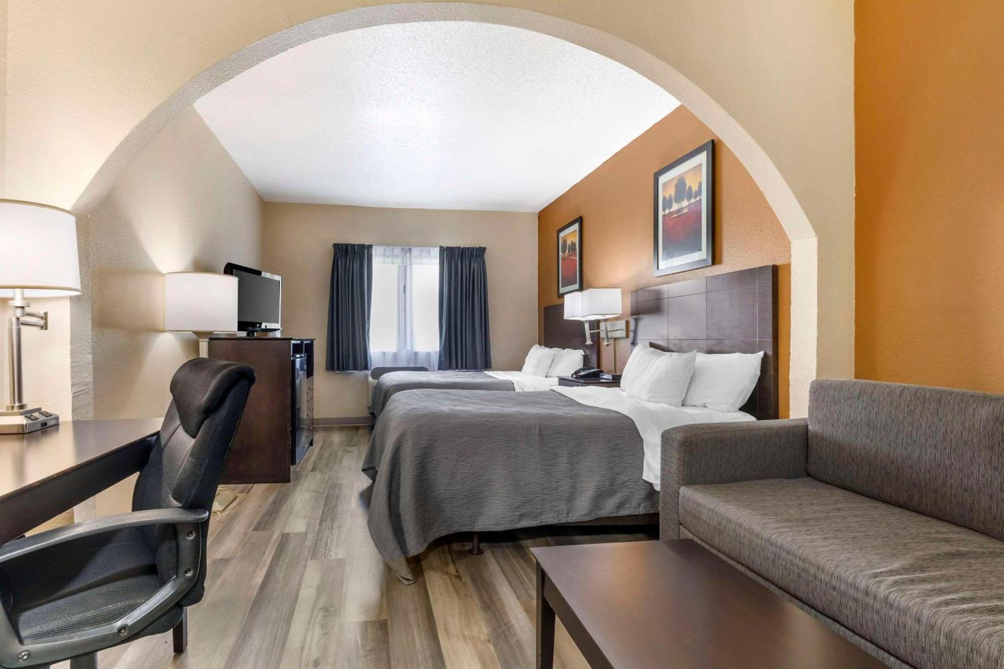 Quality Inn & Suites Wichita Falls I-44 Esterno foto