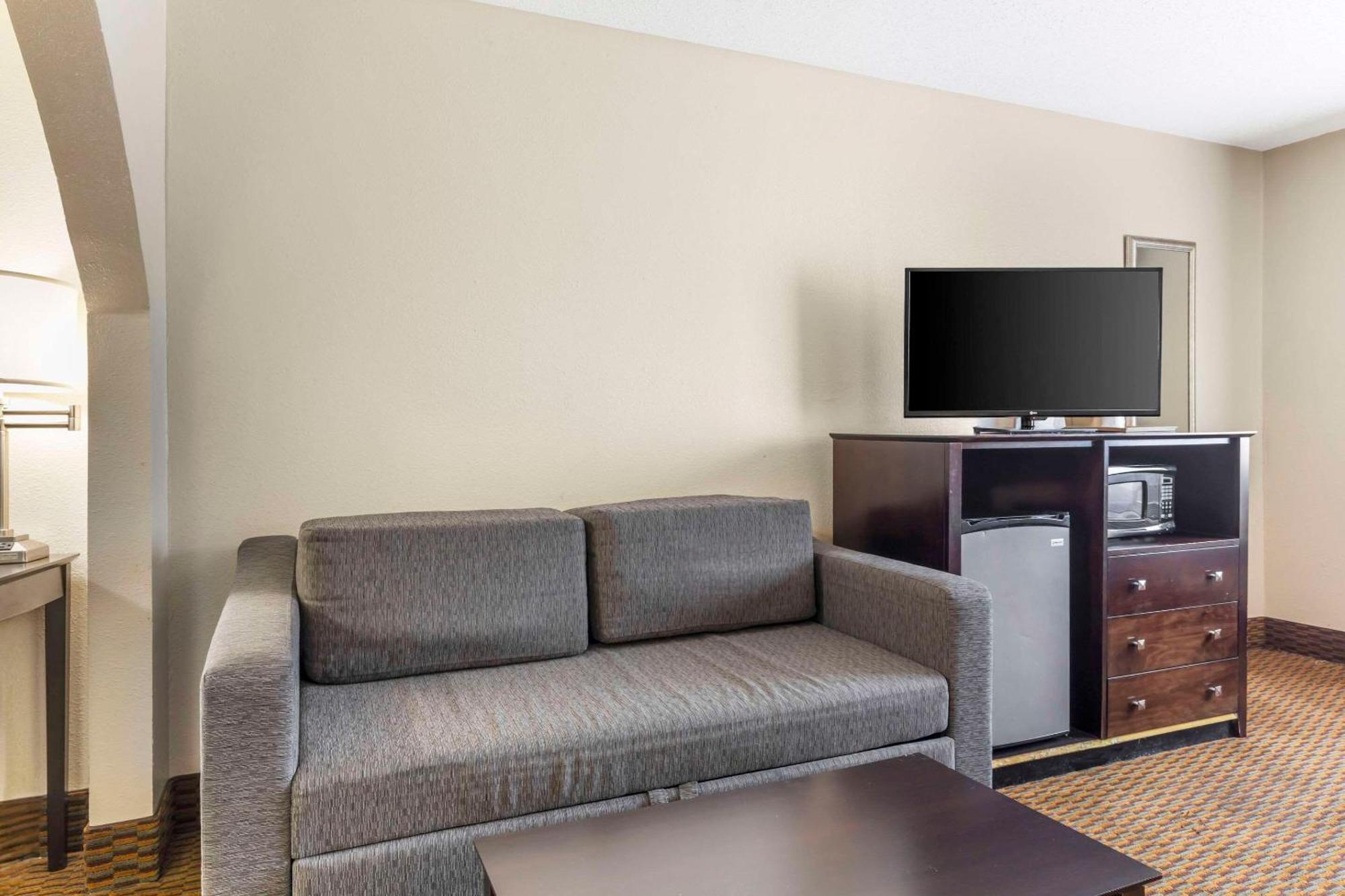 Quality Inn & Suites Wichita Falls I-44 Esterno foto