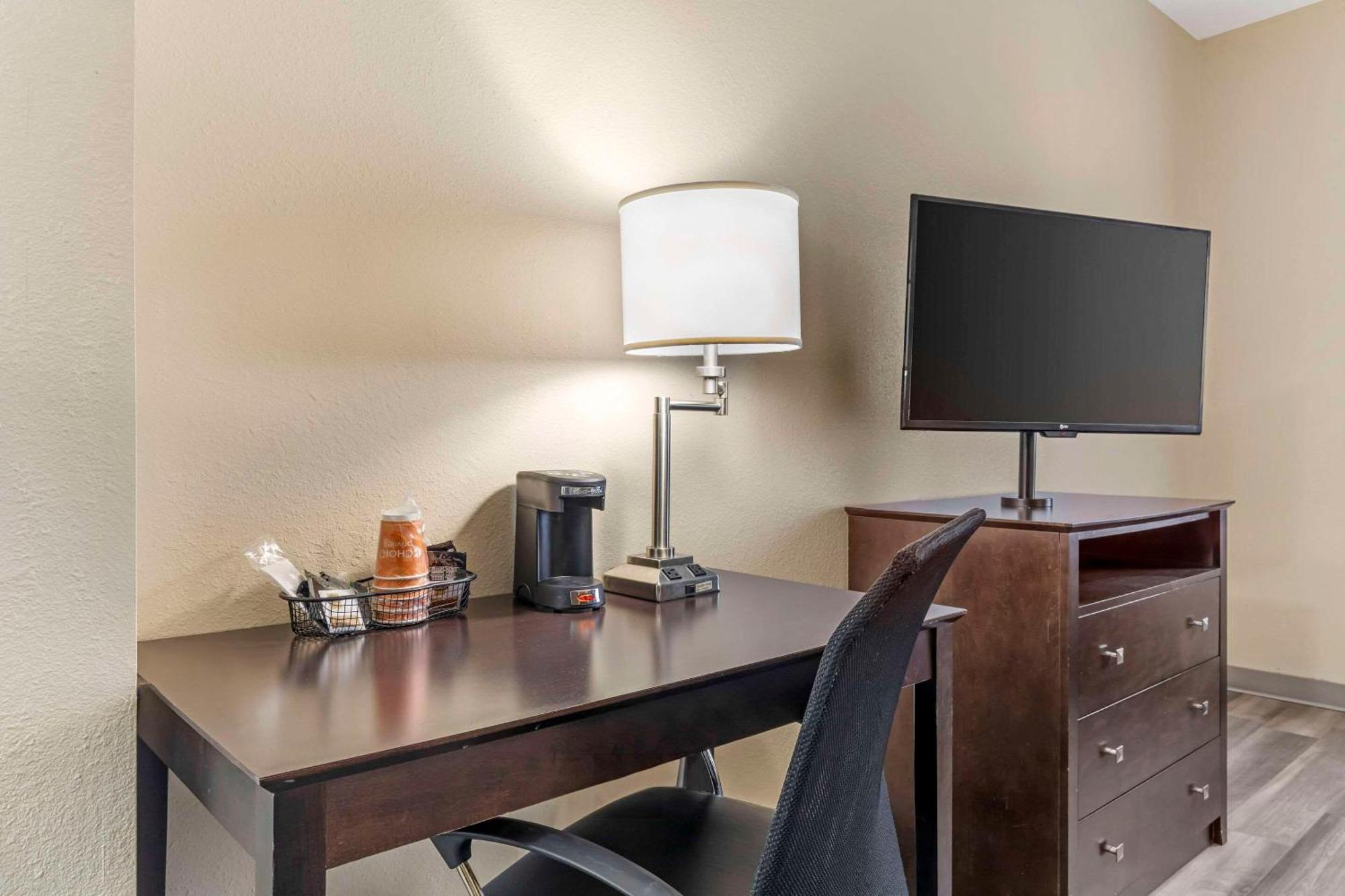 Quality Inn & Suites Wichita Falls I-44 Esterno foto