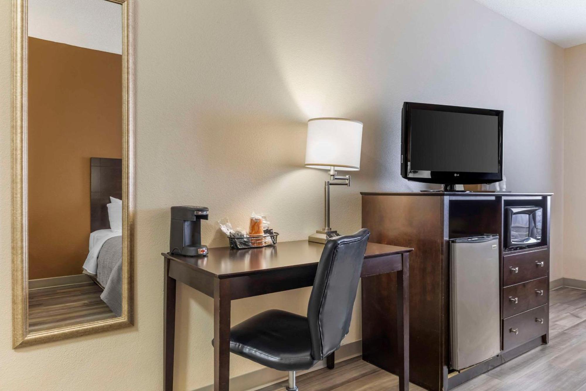 Quality Inn & Suites Wichita Falls I-44 Esterno foto