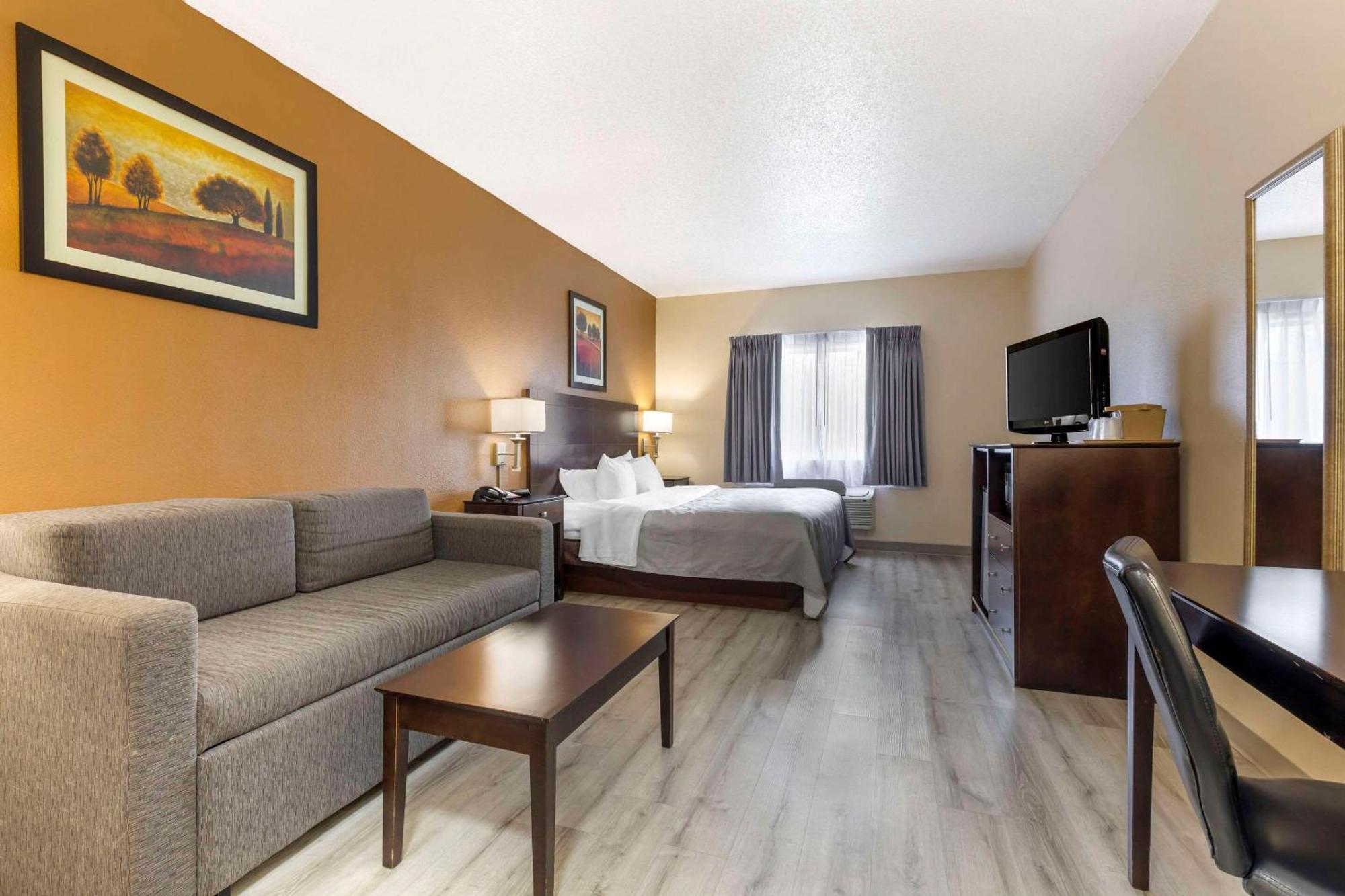 Quality Inn & Suites Wichita Falls I-44 Esterno foto