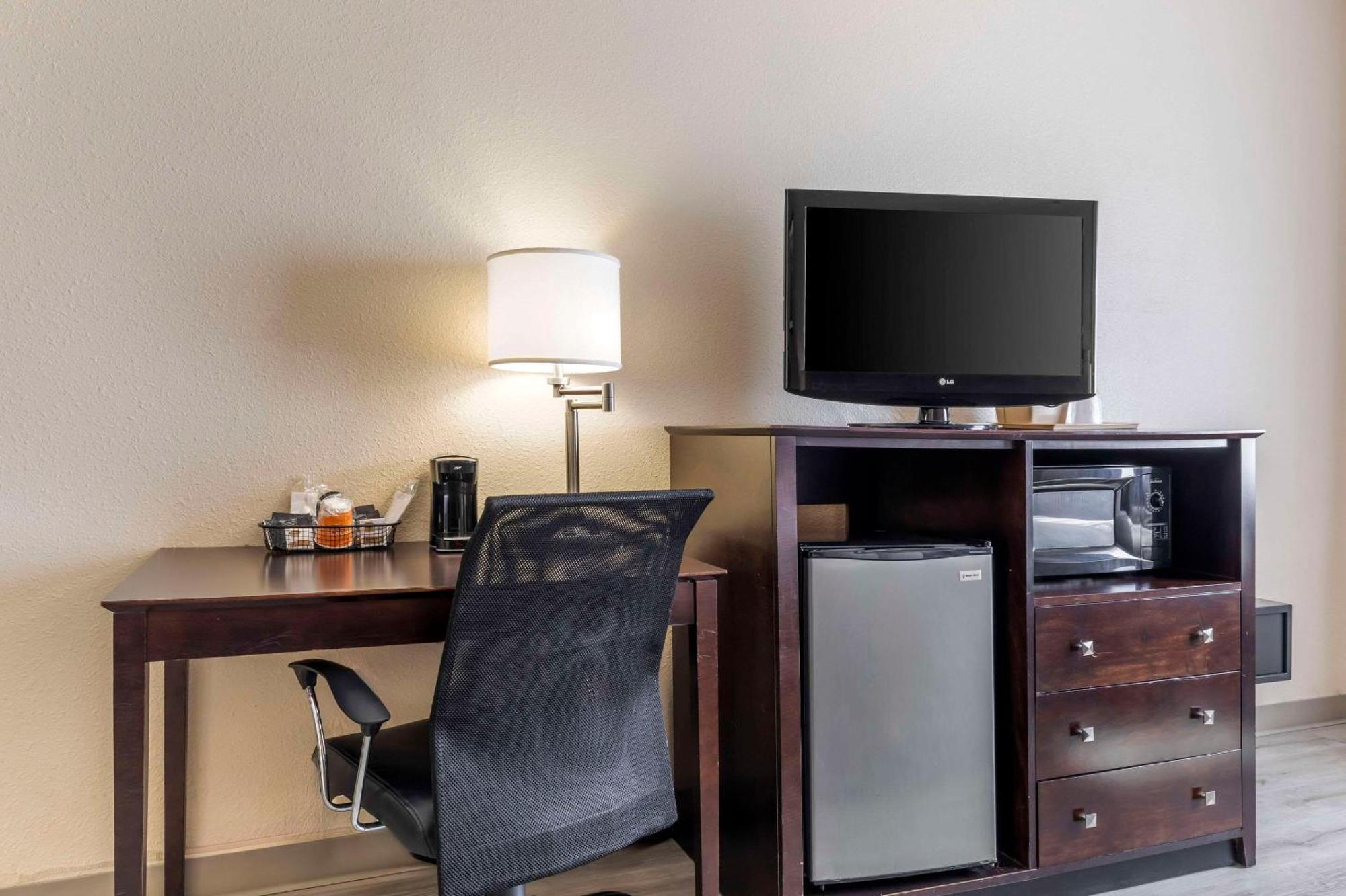 Quality Inn & Suites Wichita Falls I-44 Esterno foto