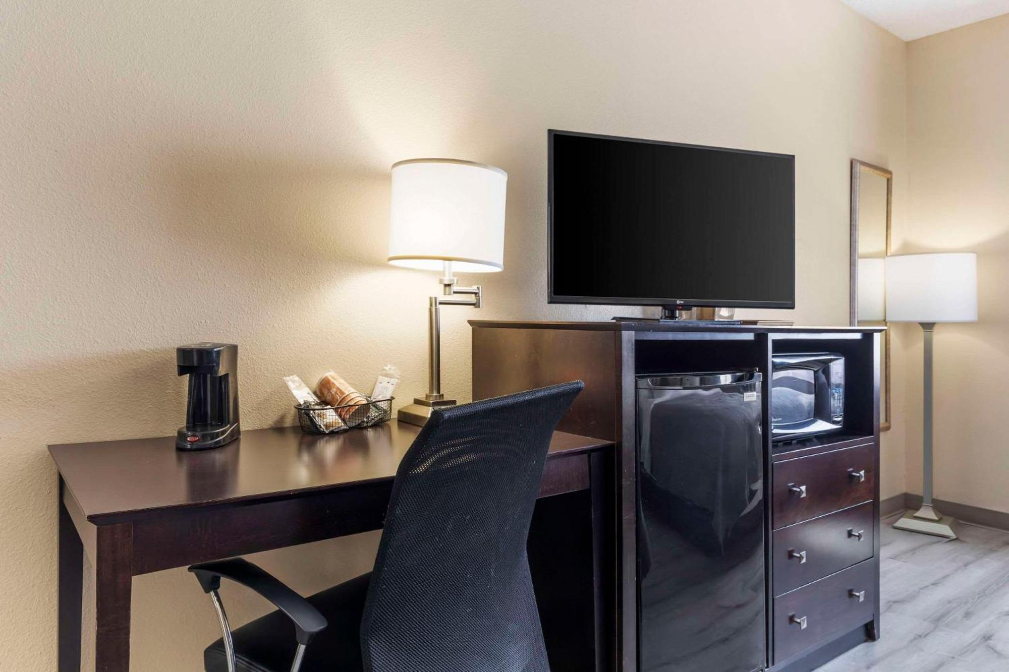 Quality Inn & Suites Wichita Falls I-44 Esterno foto