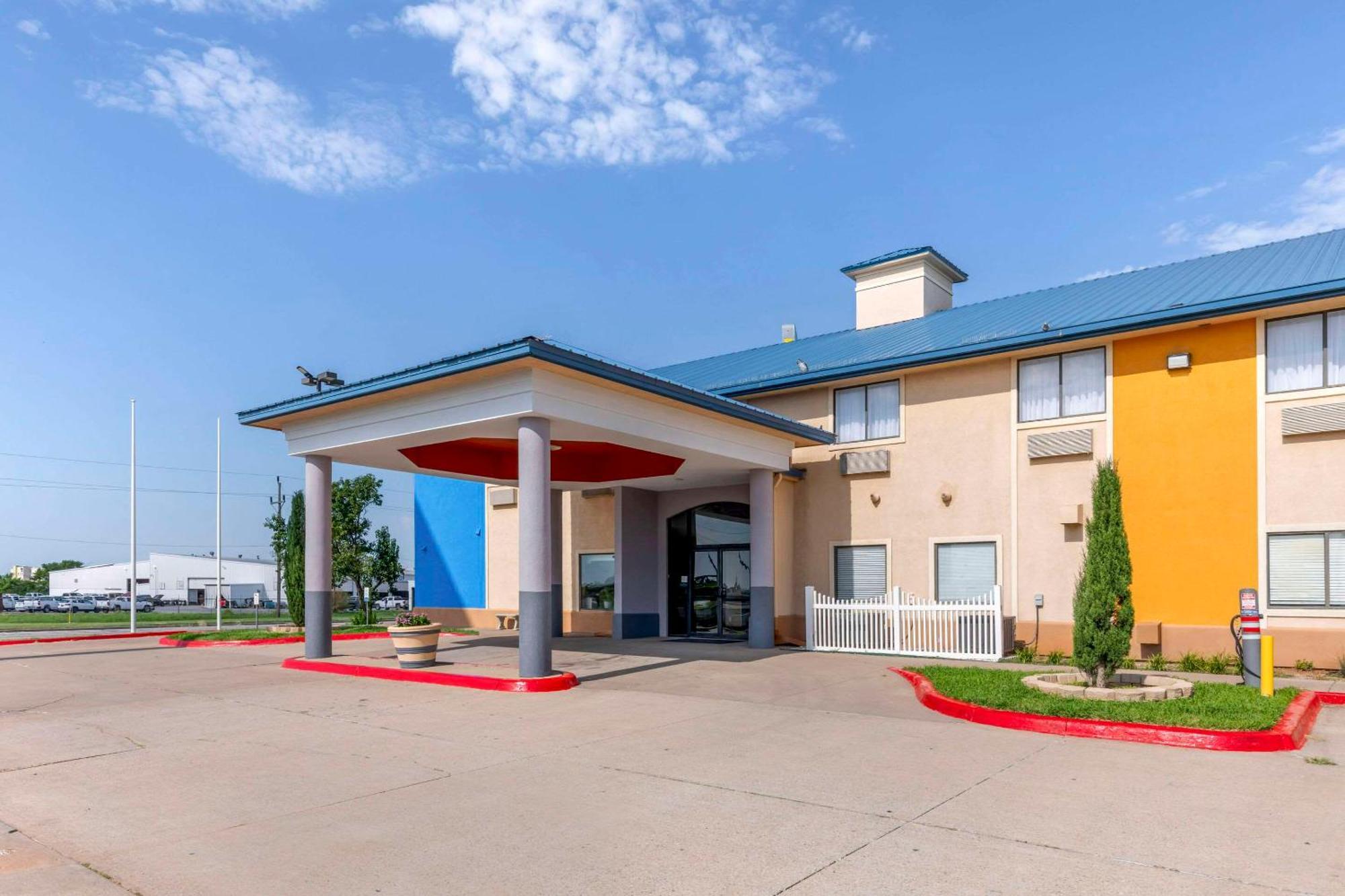 Quality Inn & Suites Wichita Falls I-44 Esterno foto